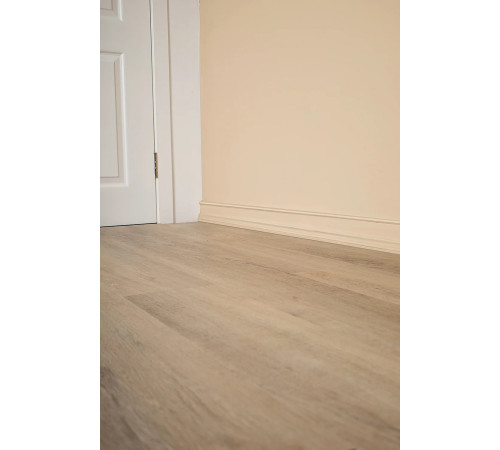 SPC Respect 0,5/43 (1220 х 184 х 5 мм) с подложкой 4206 Дуб Имперский (2,2448 кв м)