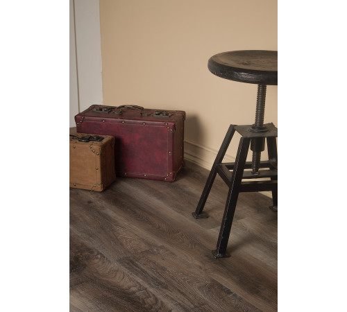 SPC Respect 0,5/43 (1220 х 184 х 5 мм) с подложкой 4212 Дуб Табак (2,2448 кв м)