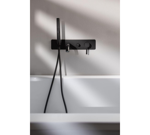 Смеситель для ванны с душем Allen Brau Priority 5.31006-31 (с внутренней частью) черный матовый