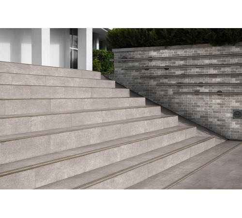 ST183VG Ступень Coral Rock серая неполированная 30x60